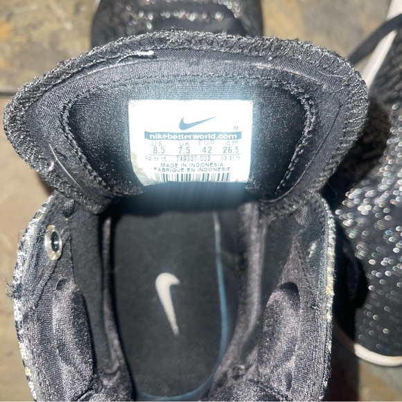 Nike Black and Gray Patterned Women's Sneakers - Picture 5 of 5